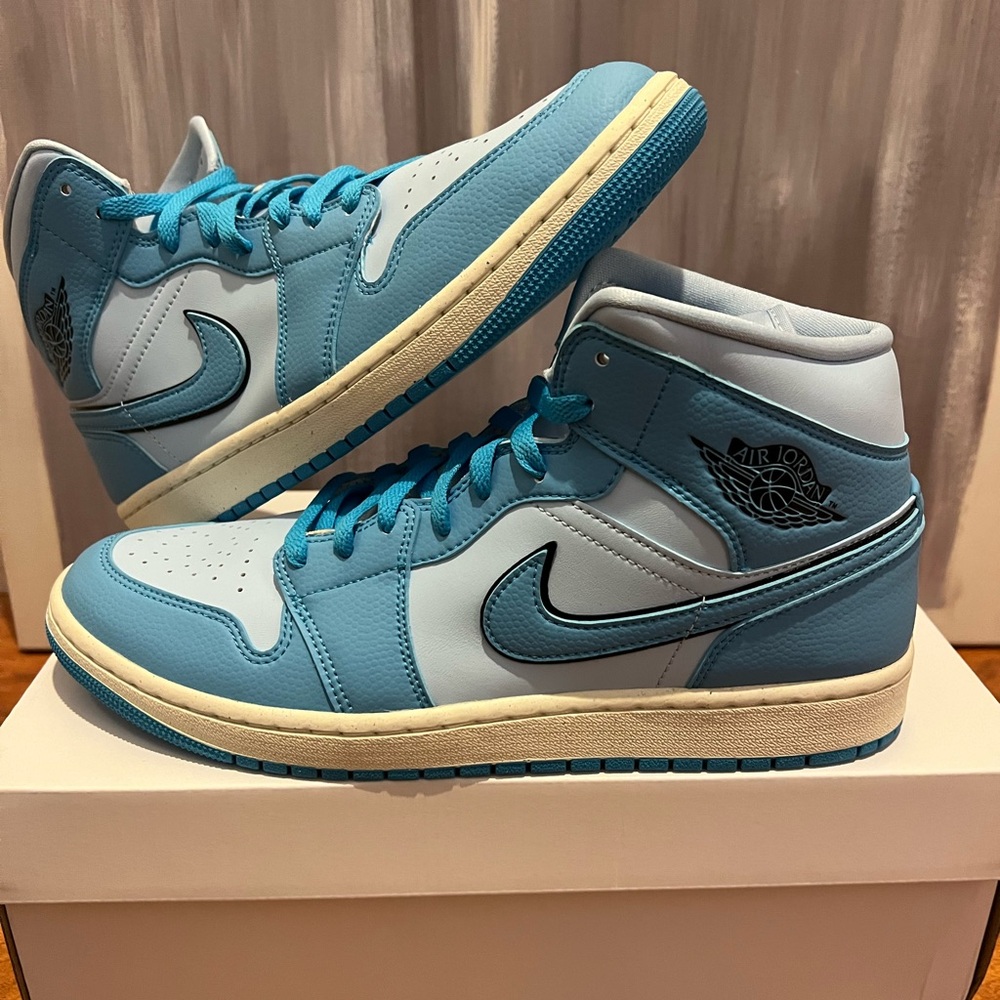 Jordan 1 mid - Ice Blue - Sz 10.5